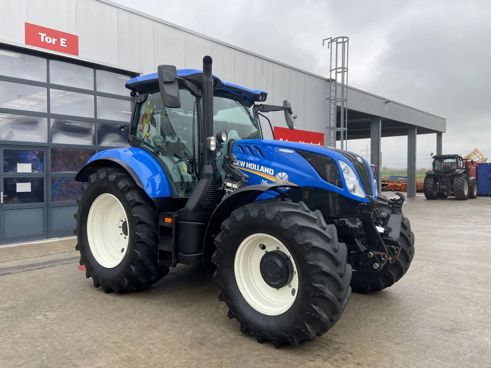Seitenansicht - New Holland T6.145 Auto Command (Stage V) Seitenansicht - New Holland T6.145 Auto Command (Stage V)