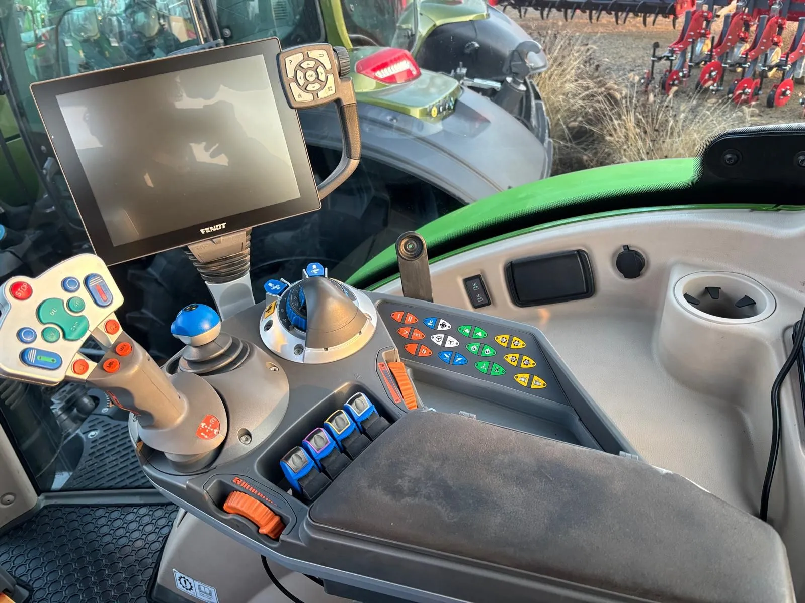 Fendt 724 Vario S4 mit ProfiPlus-Ausstattung – Bild 2