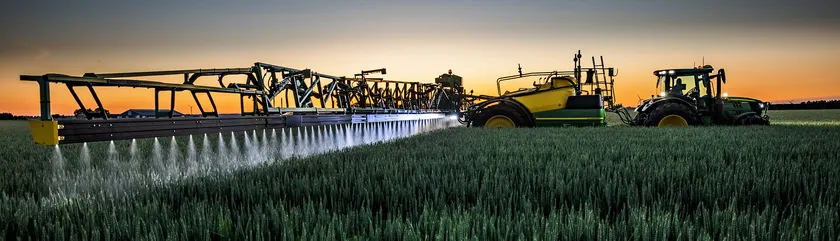 Markteinführung der bislang größten Anhängefeldspritze von John Deere