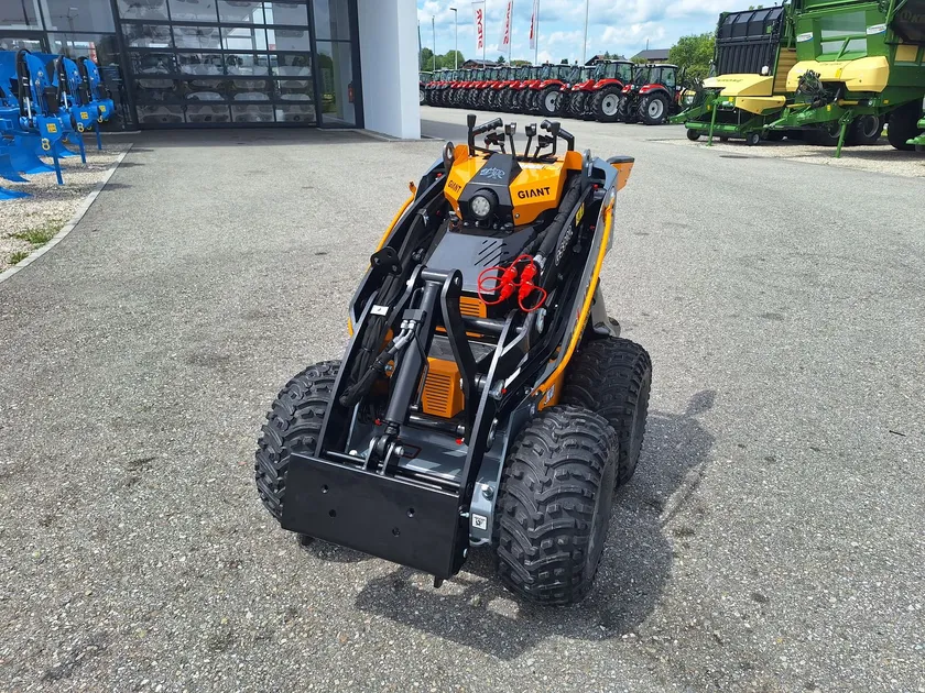 Kraftvoller Partner: Giant GS900 SKID für 24.605 €